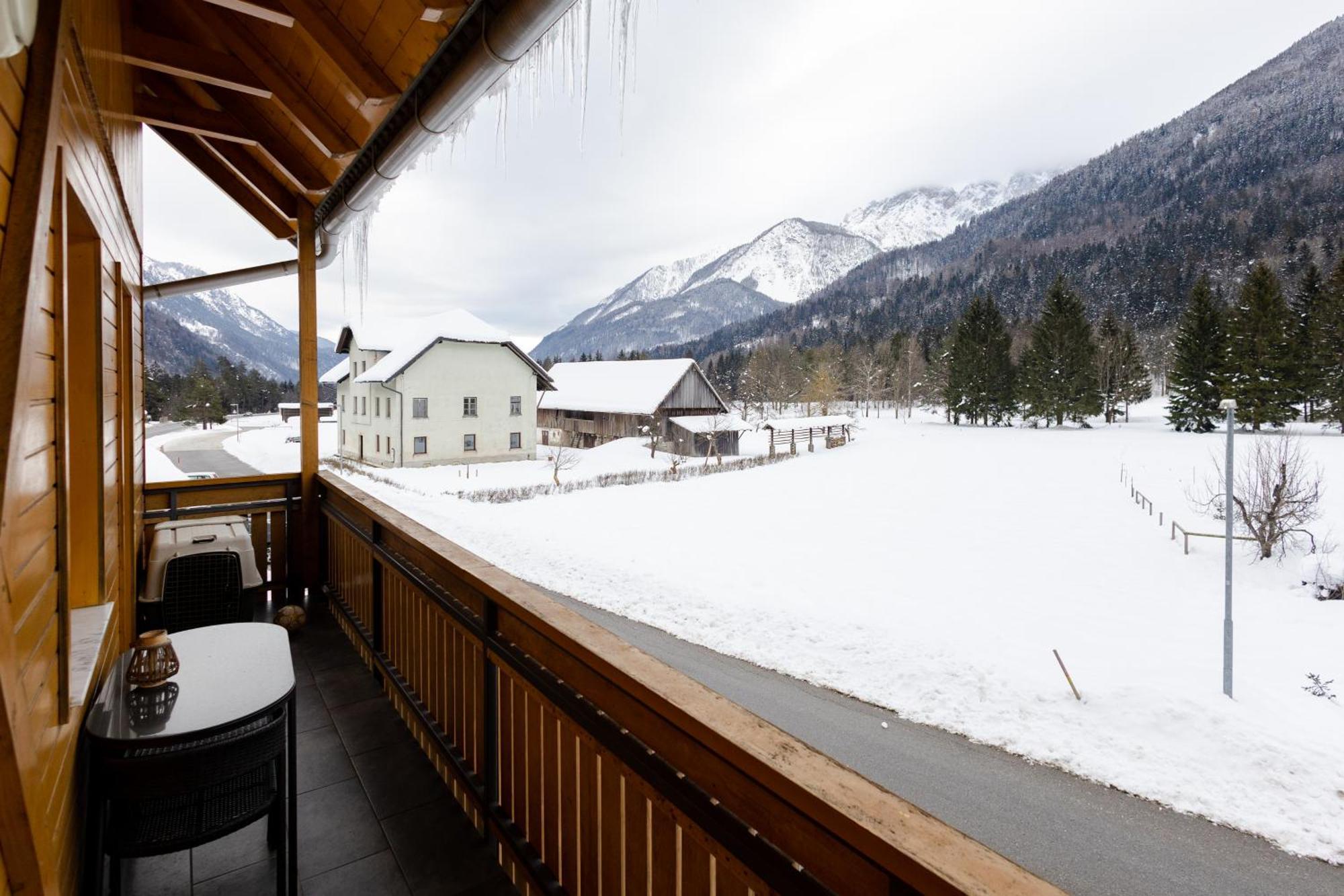 Waterfall Apartment - Cozy Mountain Retreat Kranjska Gora Kültér fotó